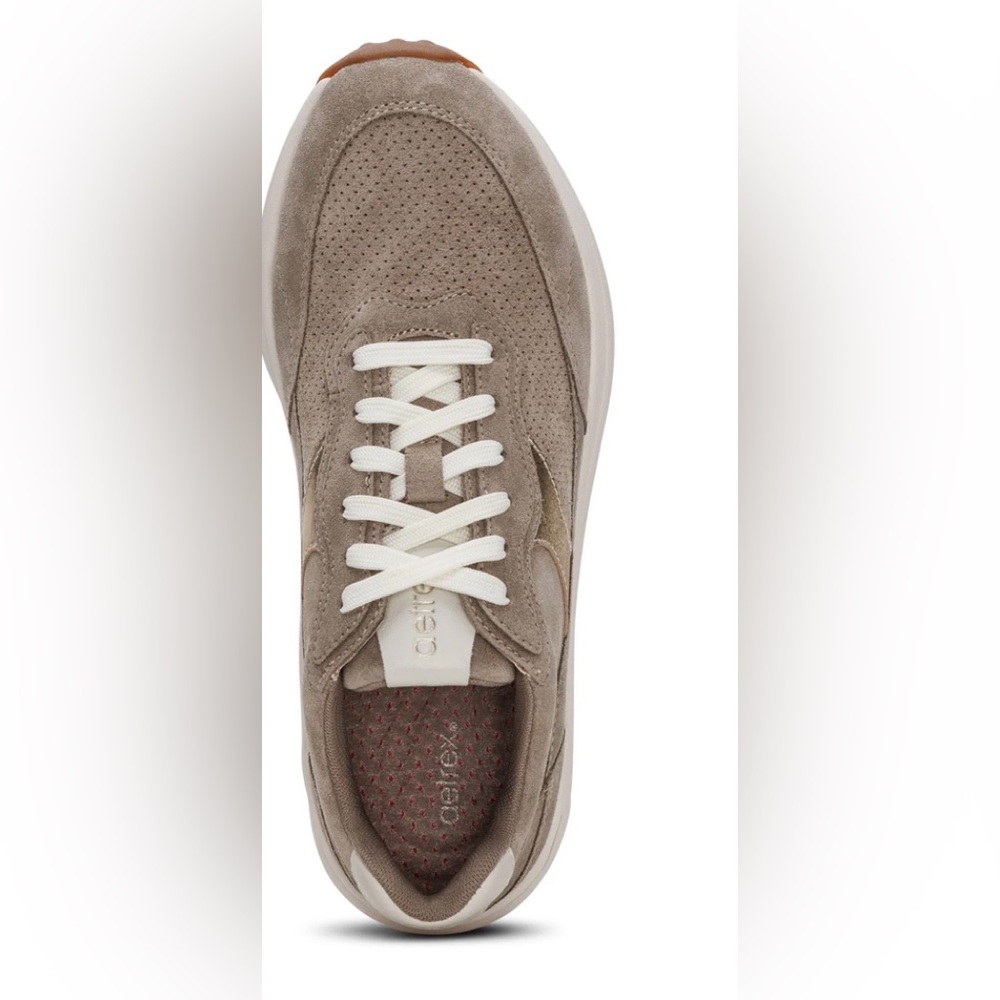 Aetrex Women’s Emily Lace-Up Sneaker / Size 9-9.5
